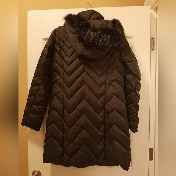 Kenneth Cole Reaction Women's Faux Fur Trim Hooded Puffer Coat Size Medium - Picture 2 of 6